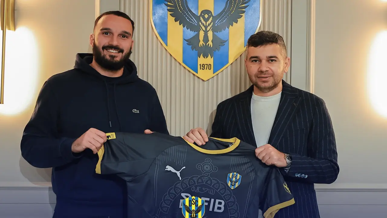 تجربة احترافية جديدة.. حارس مرمى جزائري ينضم للدوري العراقي في الموسم الحالي